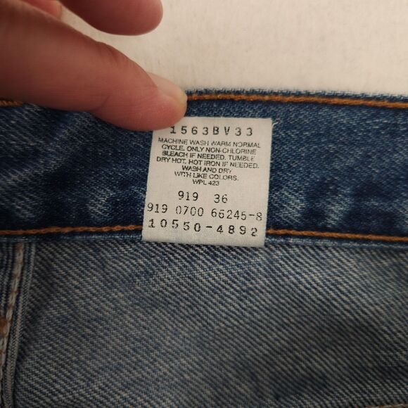 VTG Levi’s 550 Juniors 15 Relaxed Fit Tapered Leg Jeans Medium Wash High Rise - Picture 9 of 10